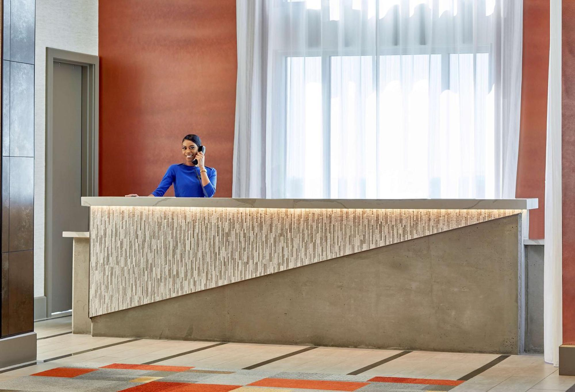 Hampton & Atlanta-midtown, Ga Hotel